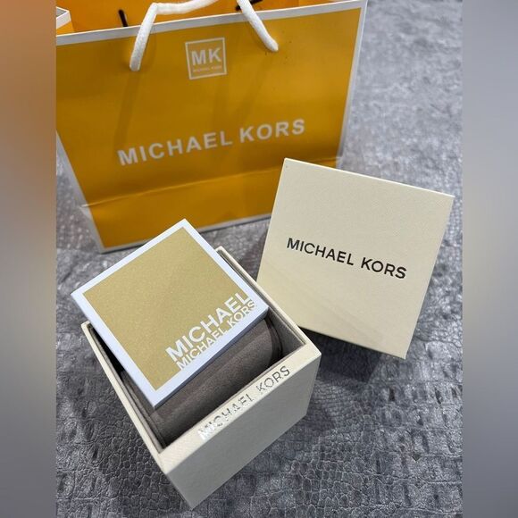 BNIB Michael Kors Rose Gold Watch with Deep Purple Face - Picture 7 of 7